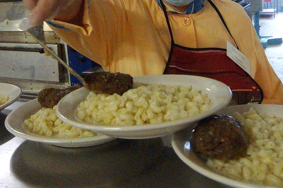 А в тюрьме сейчас ужин макароны дают картинки